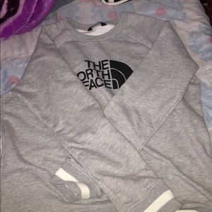 The North Face long sleeve 😻🦋